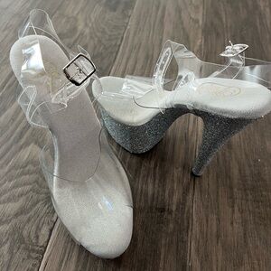 PLEASERS SIZE 8 Fine Glitter Shoe